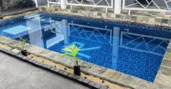 En vente une villa de 260 m² avec piscine nichée proche de la plage à Grand Gaube
