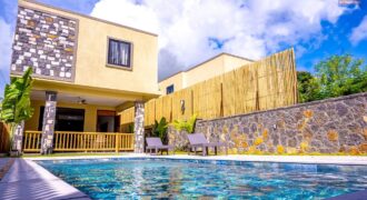 En location une récente villa individuelle avec piscine, nichée dans un quartier résidentiel à Pointe aux Canonniers