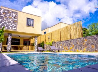En vente 2 superbes villas individuelles avec piscine, nichées dans un magnifique quartier résidentiel à Pointe aux Canonniers