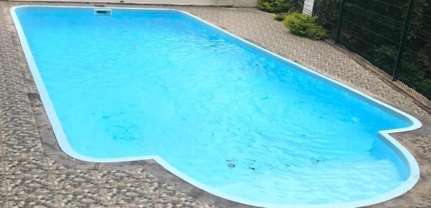 A vendre un studio récent avec piscine à proximité immédiate de la plage et des commerces à Flic en Flac