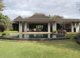 A vendre une luxueuse villa IRS entièrement meublée située dans un cadre exceptionnel à Tamarin