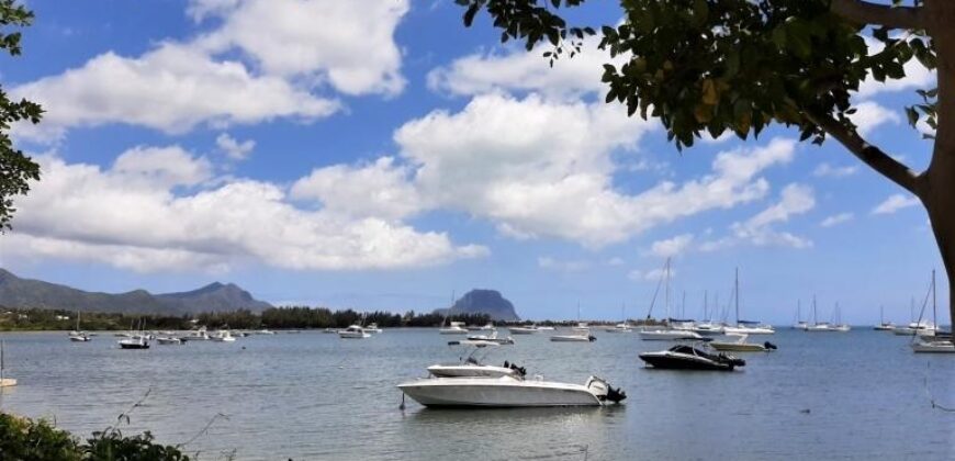 A vendre un charmant appartement en bord de mer dans une résidence sécurisée à Rivière-Noire