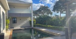 En vente: Ravissante villa contemporaine avec une splendide piscine à Pointe aux Piments.