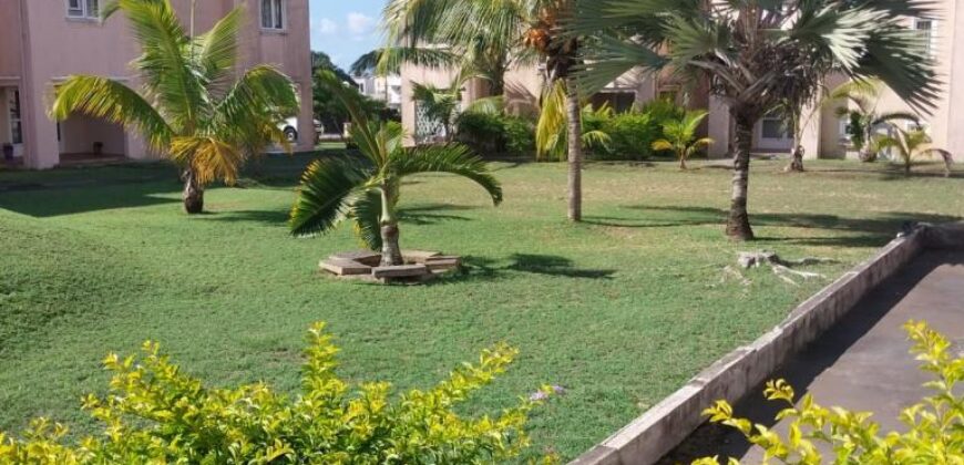 A vendre: Villa dans une résidence sécurisée avec piscine commune à Grand Gaube.