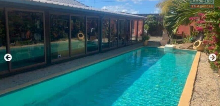 En vente une belle villa avec piscine accessible aux étrangers située à Pointe aux Piments