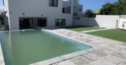 A louer villa neuve et contemporaine avec piscine et vue exceptionnelle à Tamarin