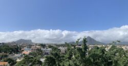 Location d’un ravissant appartement avec piscine, ascenseur et parking couvert en plein cœur de Flic en Flac.