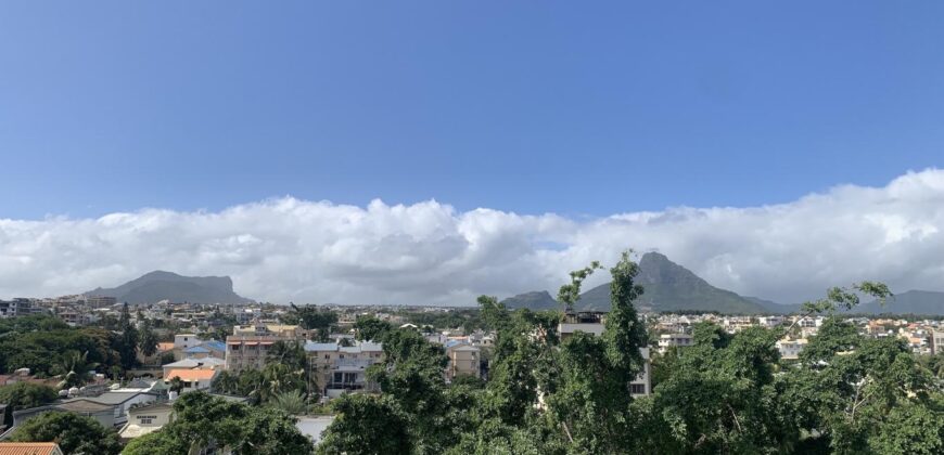 Location d’un ravissant appartement avec piscine, ascenseur et parking couvert en plein cœur de Flic en Flac.