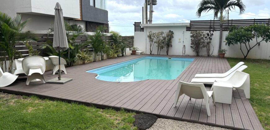 A louer un agréable appartement dans une résidence sécurisée avec piscine et ascenseur à Flic en Flac.