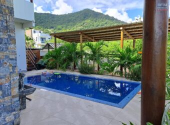 Vente d’une magnifique villa neuve avec piscine offrant vue imprenable sur la mer et la montagne à La Gaulette