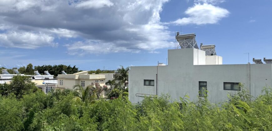 A vendre charmant appartement avec piscine commune et parking dans un secteur calme à Flic en Flac