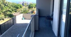 Location d’un superbe appartement récent avec toit-terrasse, piscine et vue exceptionnelle à Flic en Flac